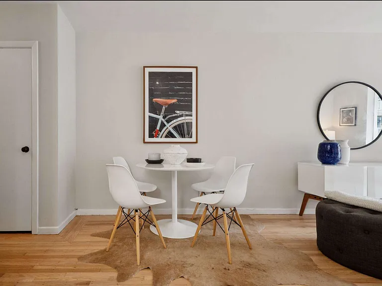 1250 Clay St — Photo 15