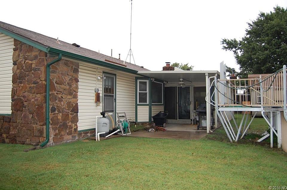 2nd image of 3411 S 136th Ave E