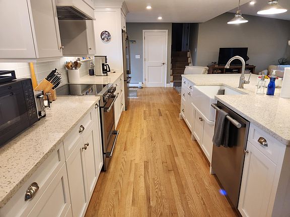 5th image of 10 Howard Avenue