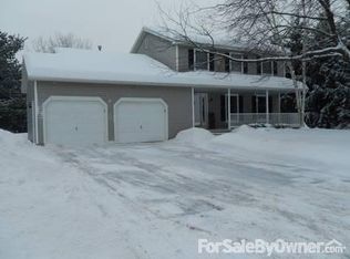 502 Viewpointe Dr, Rotterdam, NY 12306