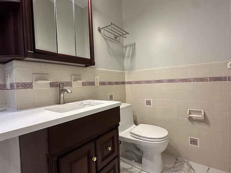 492 Lowell Ave — Photo 17