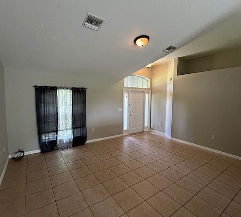 3rd image of 1002 Anita Ave S