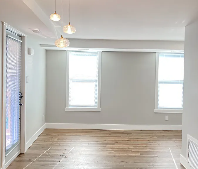 3175 Peter St #3 — Photo 2