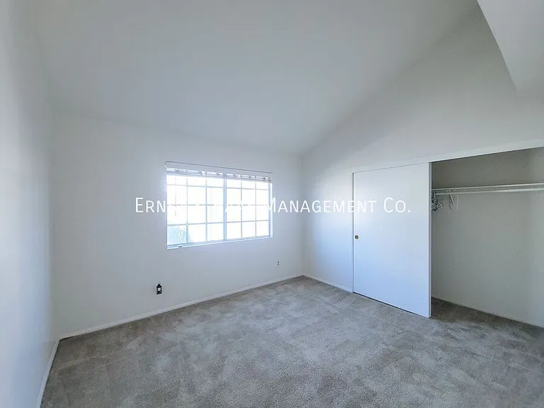 111 W Spring St #E — Photo 18