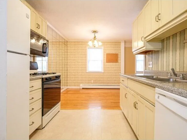 261 Regency Park Dr — Photo 12