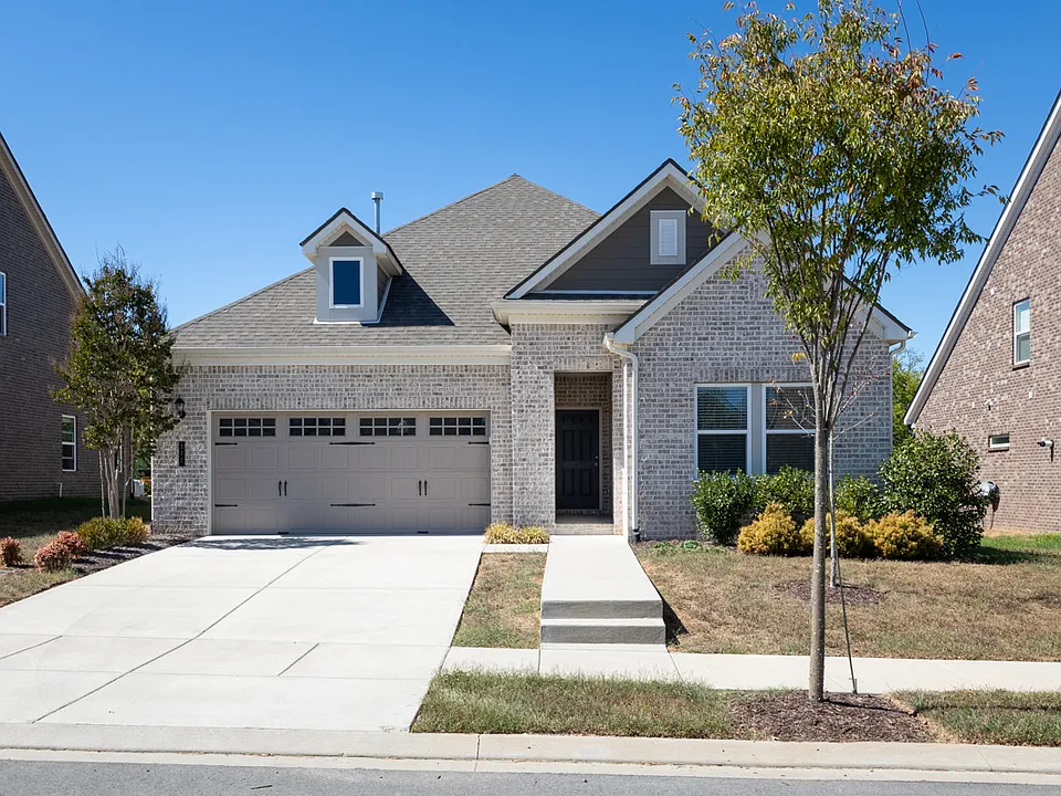 366 Triple Crown Cir