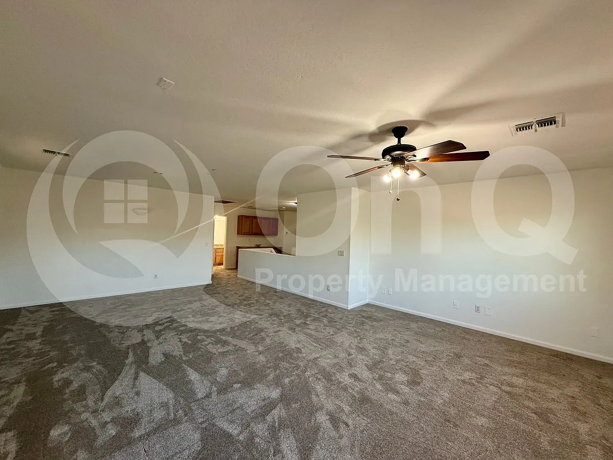 4 bed, 3.0 bath, 2634 sqft, $2,600 — Photo 3