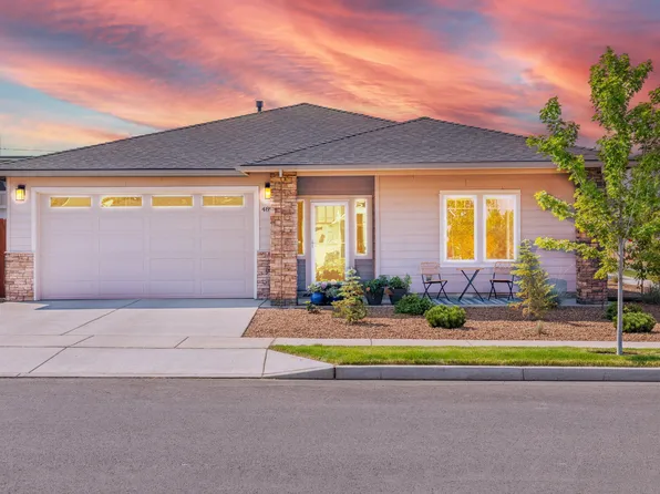 4898 SW Zenith Ave, Redmond, OR 97756
