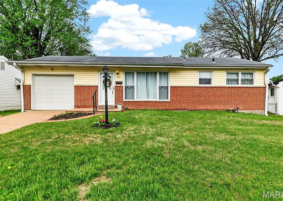 1st image of 205 Lynn Meadows Ln