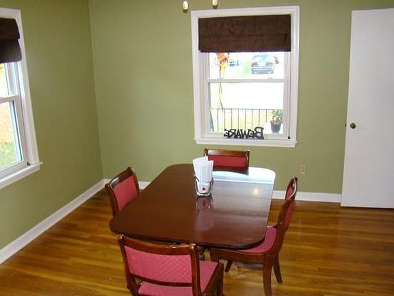 3rd image of 58 Rosslyn Ave