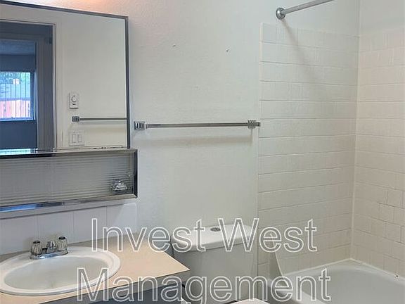 5th image of 3332 E 18th St APT B