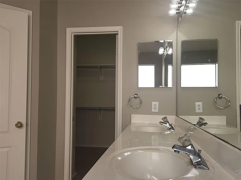 11203 Newberry Dr — Photo 23