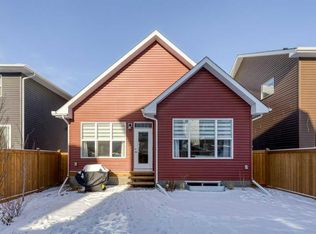 380 N Rivercrest Vw, Cochrane, AB T4C2A4