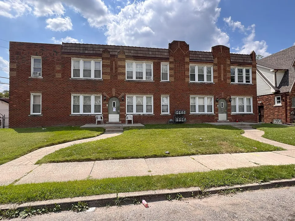 14731 Woodmont Ave #1