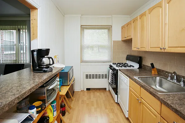 Sold by Mitra Hakimi Realty Group, LLC | media 14