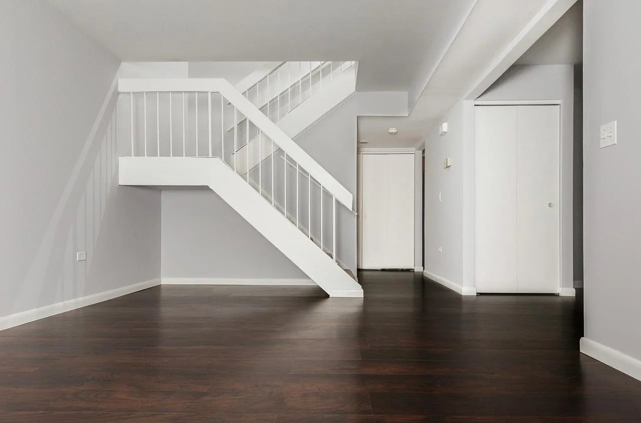 2 Fernwood Dr — Photo 3