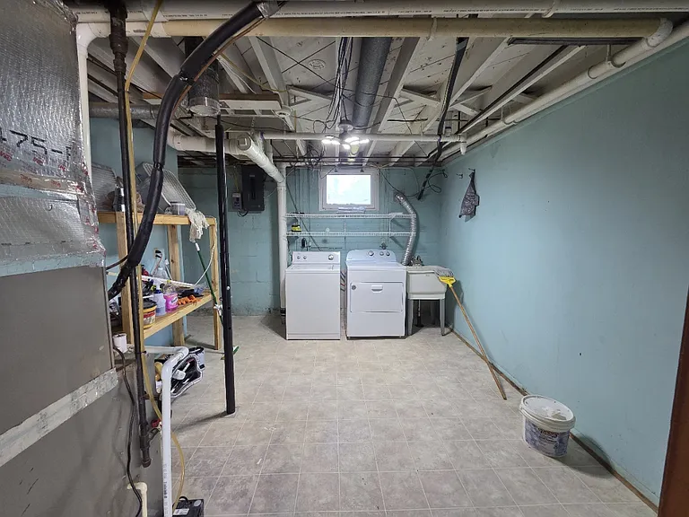 521 Stonehaven Dr — Photo 29