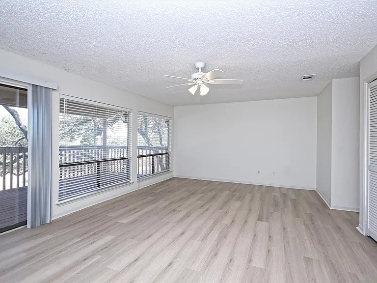105 Crescent Blf — Photo 15