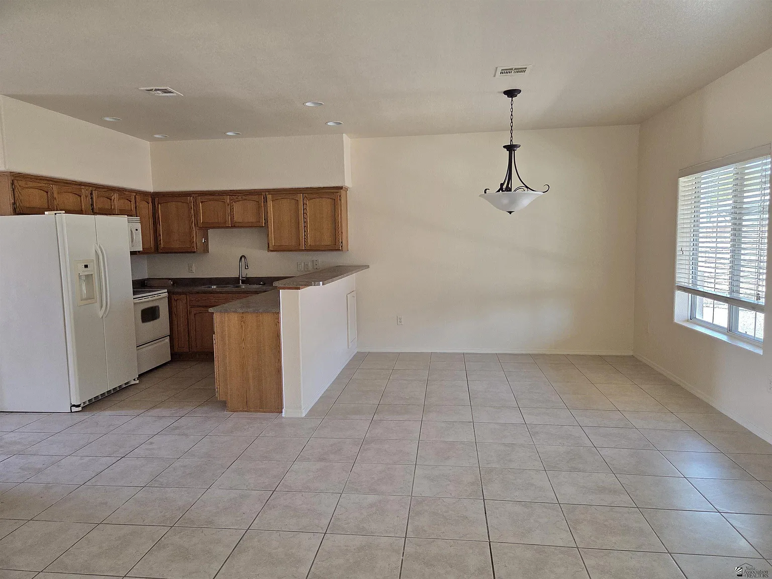 1 bed, 2.0 bath, 896 sqft, $1,050 — Photo 4