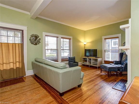 5th image of 755 Percy St