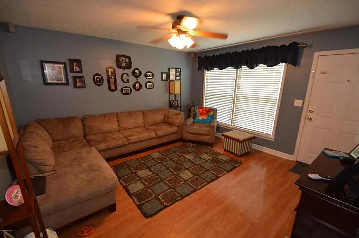 3909 Bonaventure Blvd photo 1