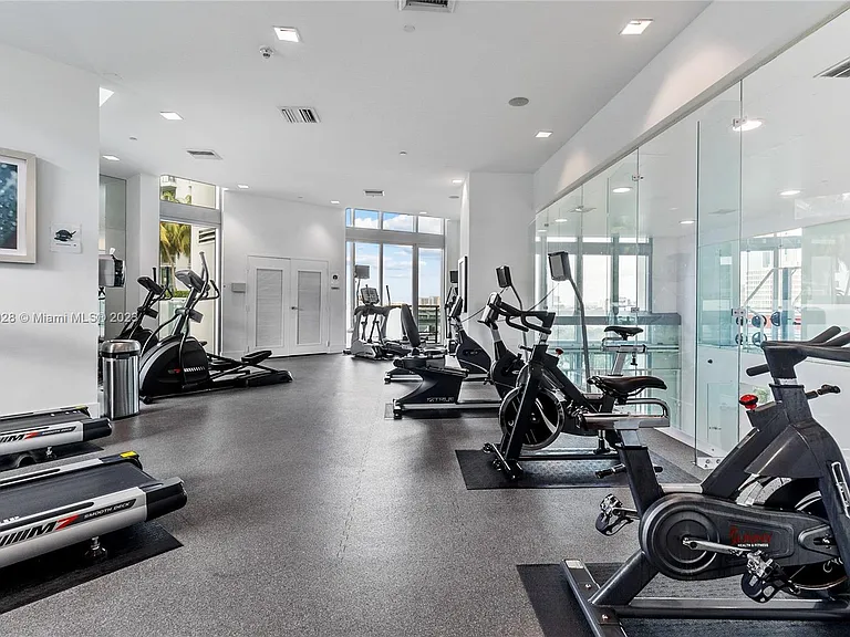 350 S Miami Ave #5 — Photo 3