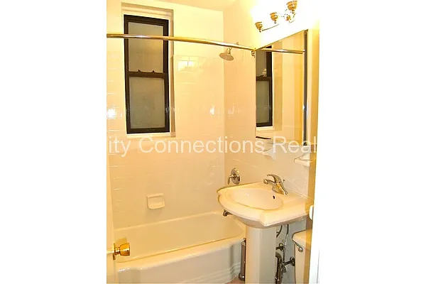 Rented by City Connections Realty | media 35