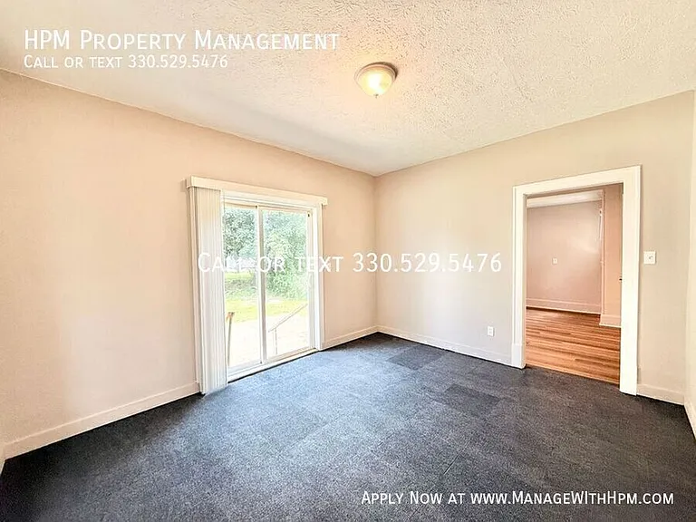 2202 Brownlee Ave NE — Photo 9