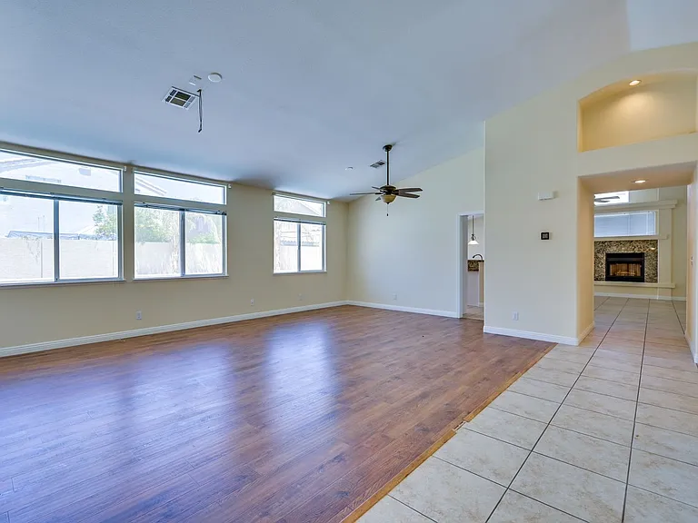 968 E Robindale Rd — Photo 12