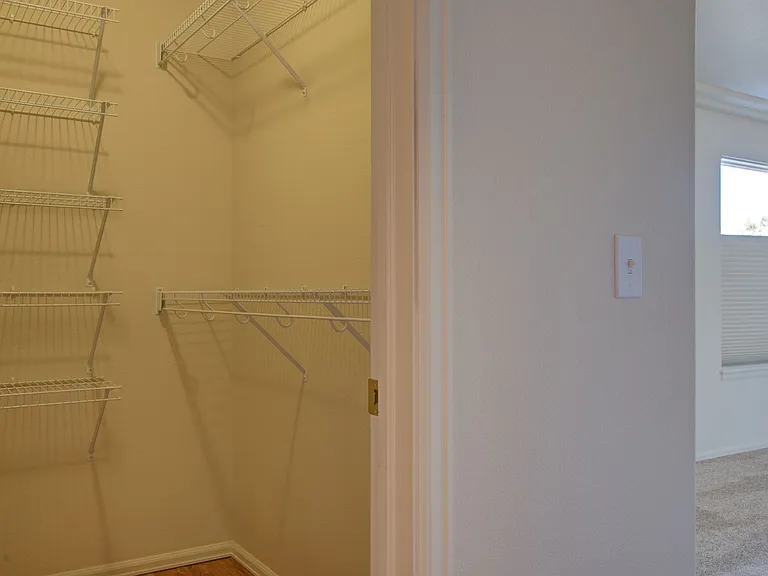 1352 Lookout Springs Dr — Photo 29