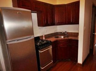 5233 Metropolitan Ave, Ridgewood, NY 11385