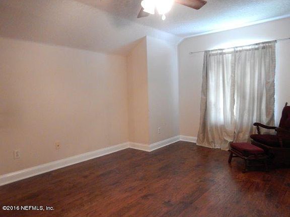 5th image of 613 Marla Creek Ct
