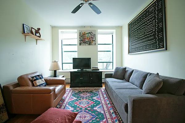 Rented by Lucien Perry | media 8