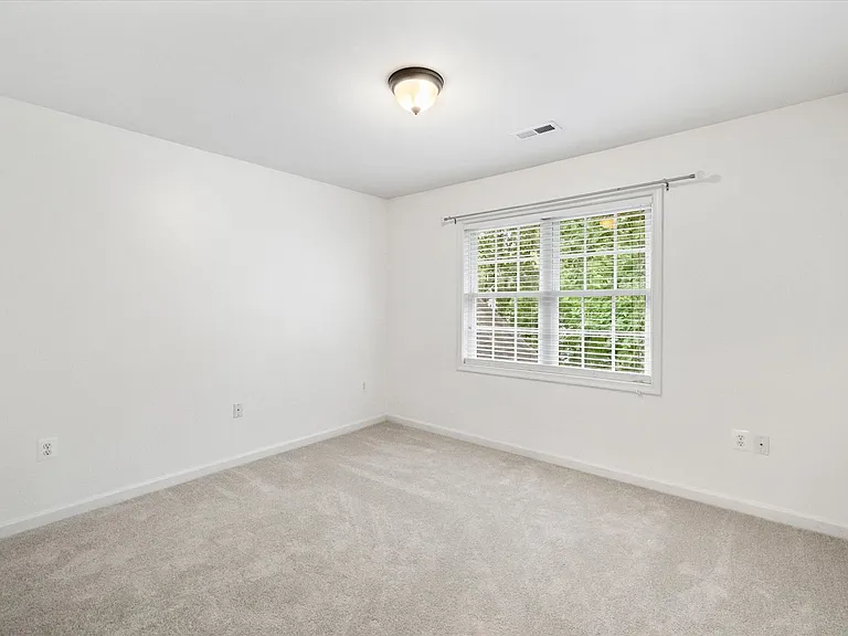 4107 Lakeview Pkwy — Photo 33