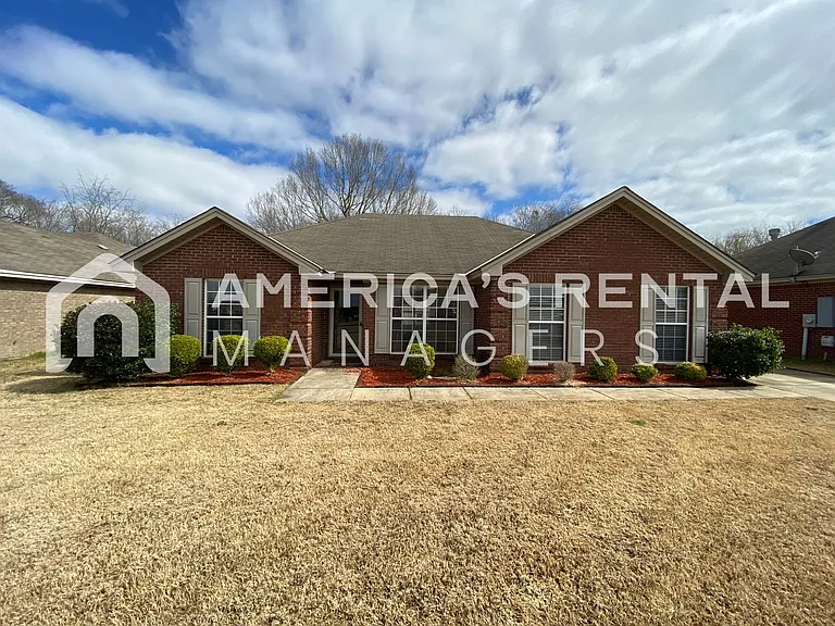 5773 Hammermill Loop — Photo 1