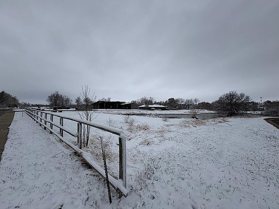 4th image of 2300 Wetlands Dr