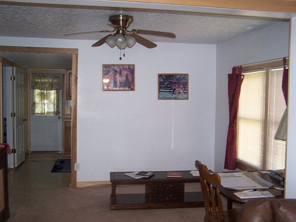 3rd image of 105 Cedar St