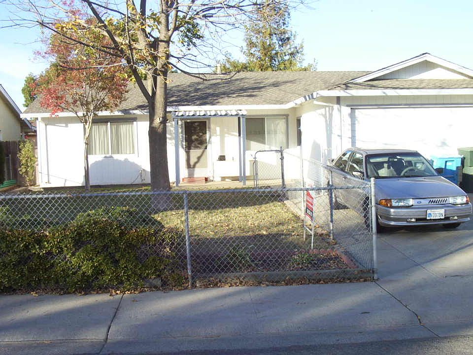1st image of 1551 Derek Dr