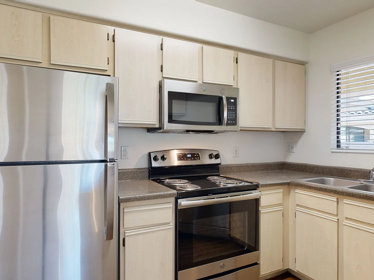 Reserve at Arrowhead — Photo 2