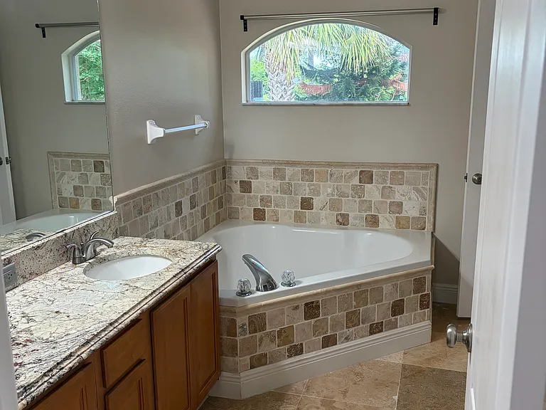 300 Tunbridge Dr — Photo 10
