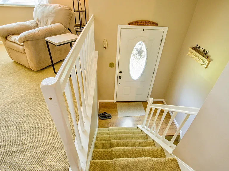 9711 Stanalouise Dr — Photo 12