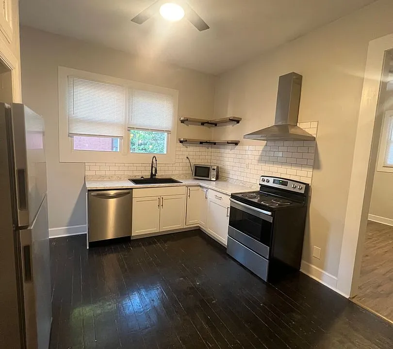 175 Walton Ave #4