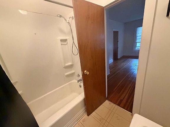 3rd image of 27 Church St APT 1