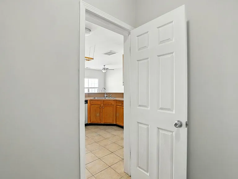 12244 Stratfield Place Cir — Photo 16