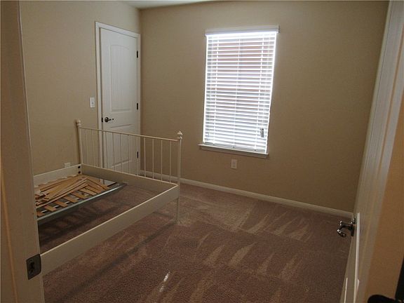 5th image of 805 Silver Wing Dr
