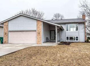 16190 Gauntlet Ct W, Rosemount, MN 55068