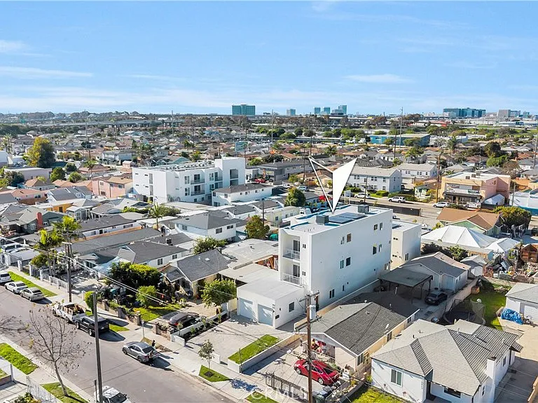 10905 Dalerose #B — Photo 2