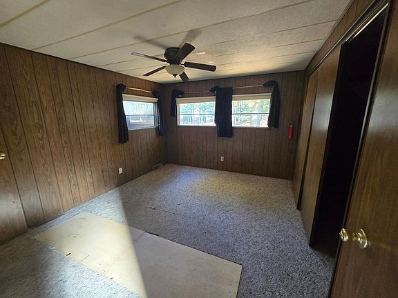 9th image of 934 Spruce Ln #12