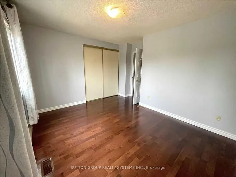 2275 Credit Valley Rd #100 — Photo 13
