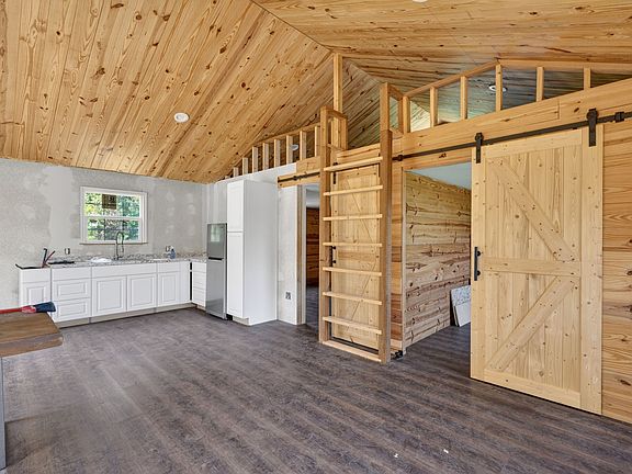 3rd image of 1066 High Point Dr